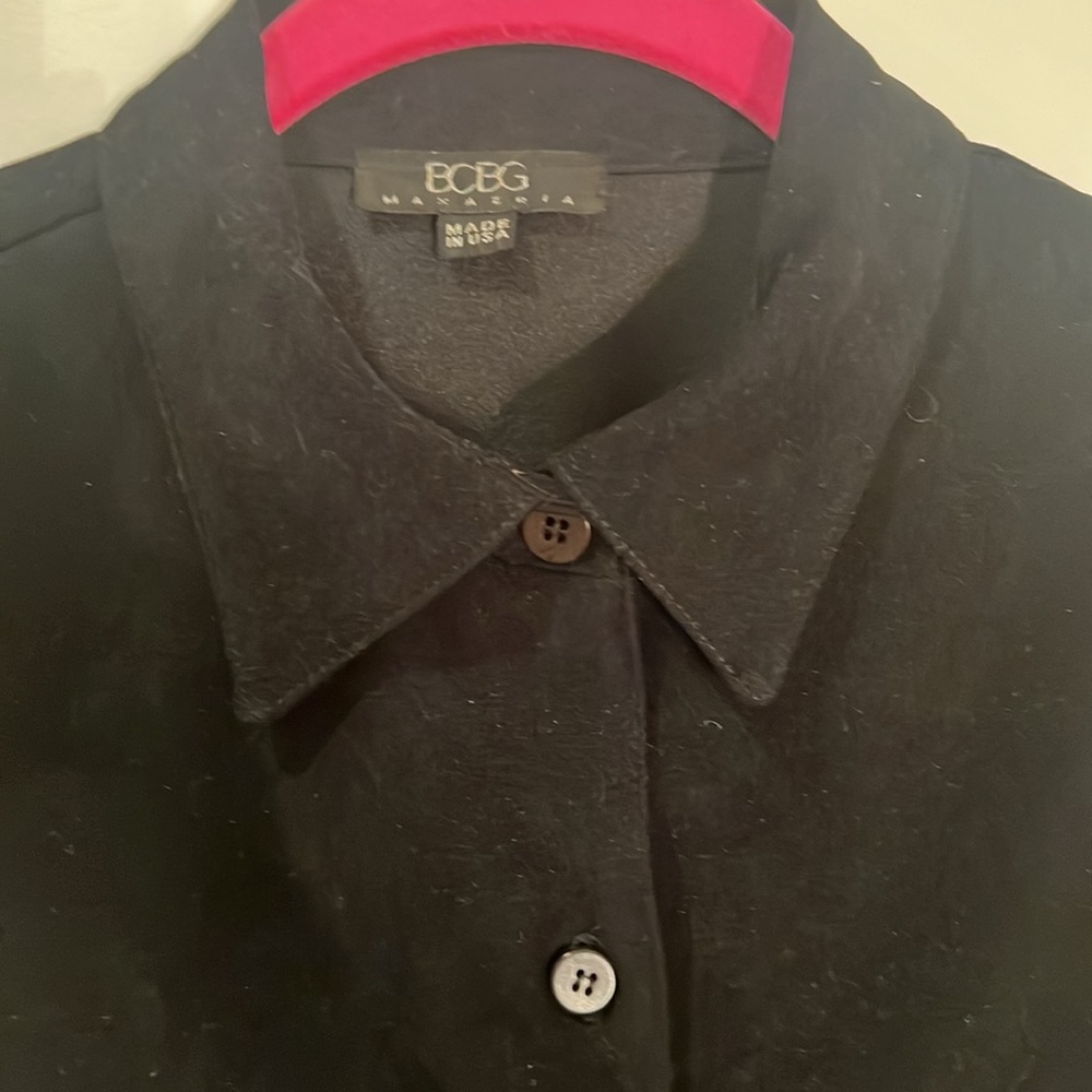 BCBG MAXEZRIA BLACK BUTTON DOWN SHIRT - Picture 4 of 8
